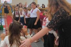 e2146d99-20dd-4925-b8c0-2ebc47cfd40c-1